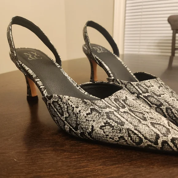 NYC  Shoes - Picture 2 of 4